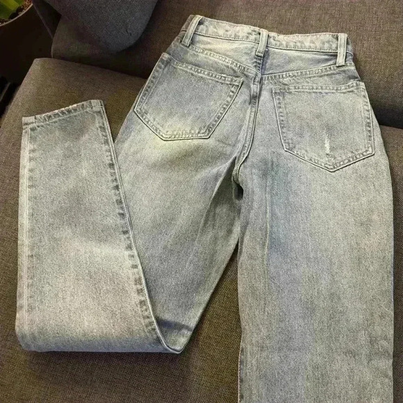 Crystal Exposed Button High Waist Jeans - Picture 5 of 6